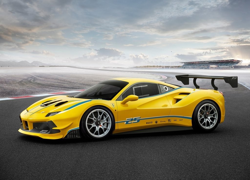FERRARI F488 CHALLENGE